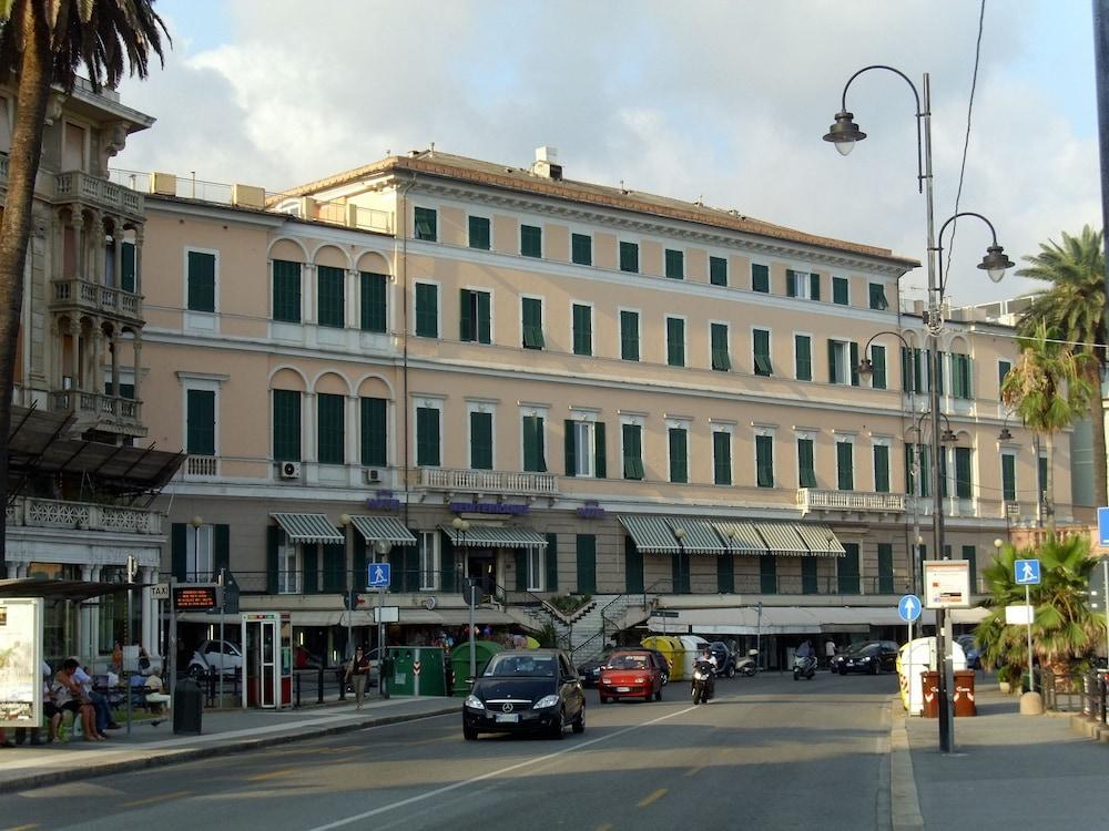 Hotel Mediterranee Gênes Extérieur photo