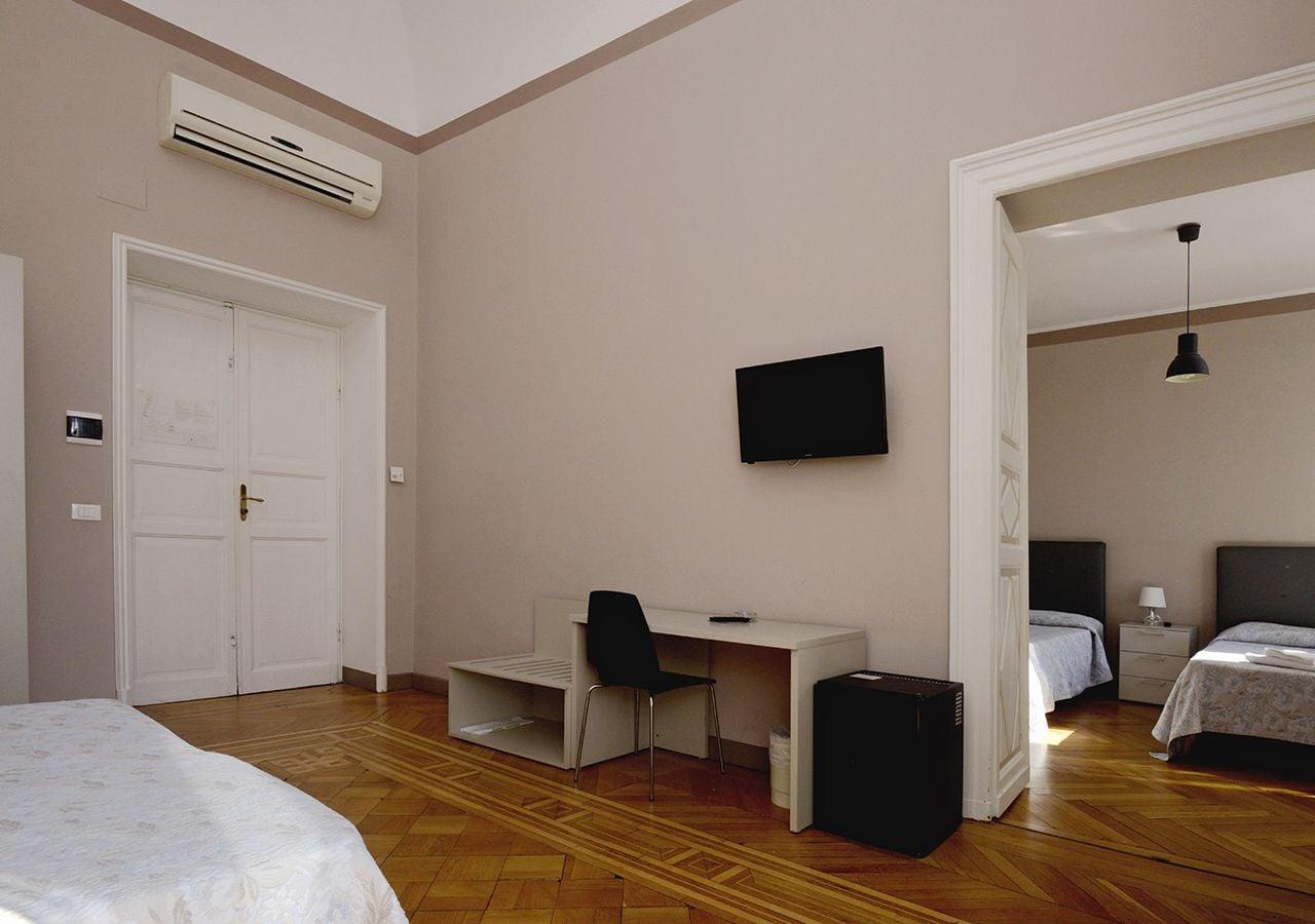 Hotel Mediterranee Gênes Extérieur photo