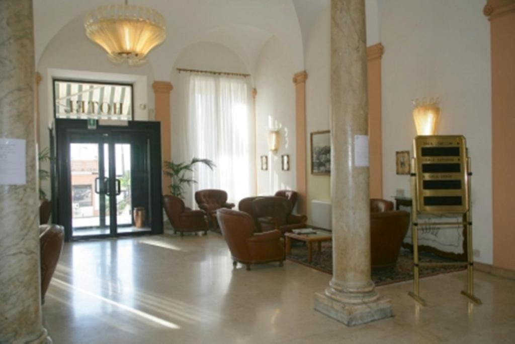Hotel Mediterranee Gênes Extérieur photo