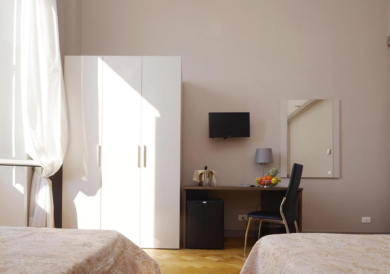 Hotel Mediterranee Gênes Extérieur photo