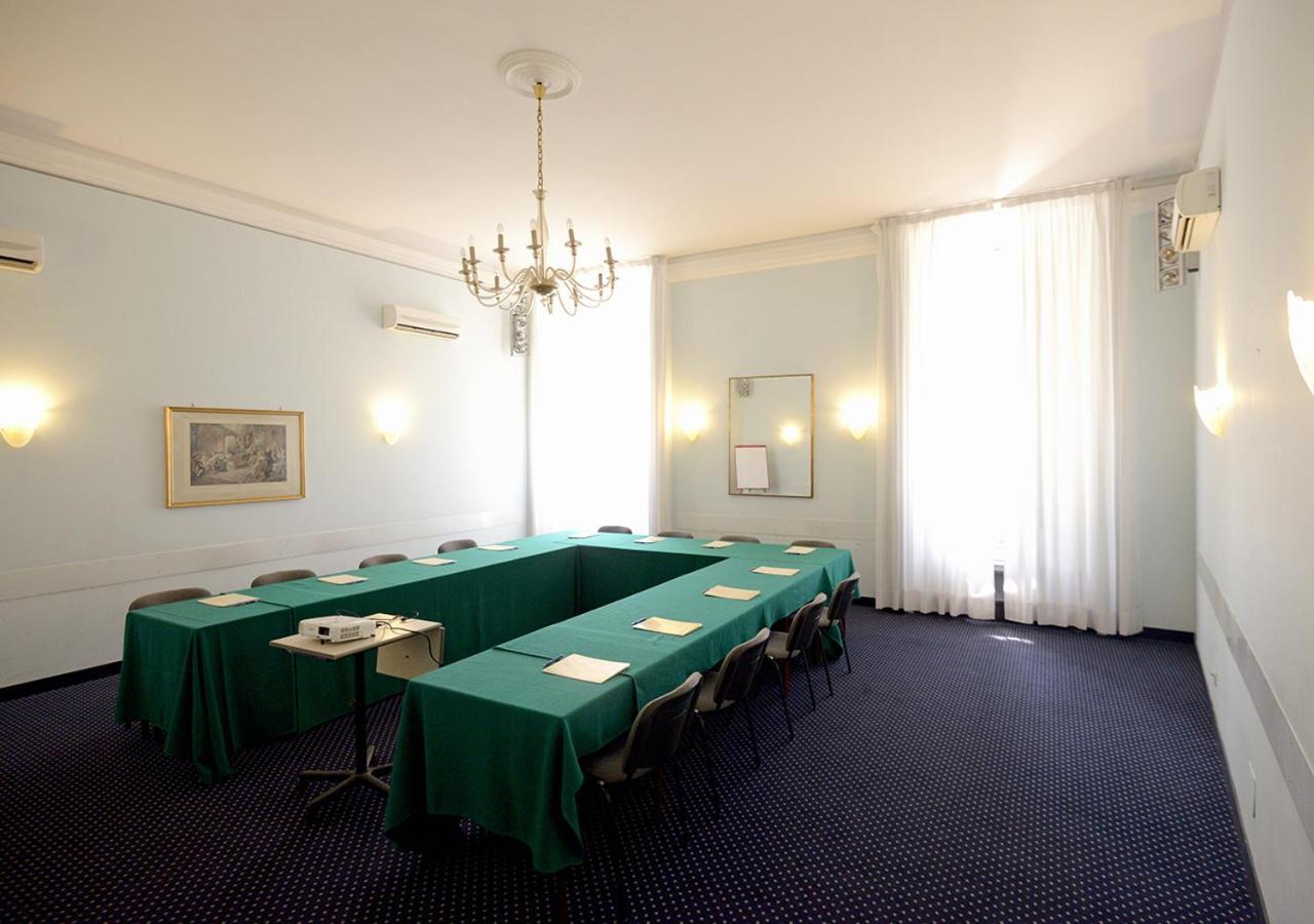 Hotel Mediterranee Gênes Extérieur photo