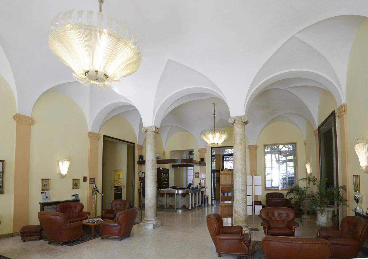 Hotel Mediterranee Gênes Extérieur photo